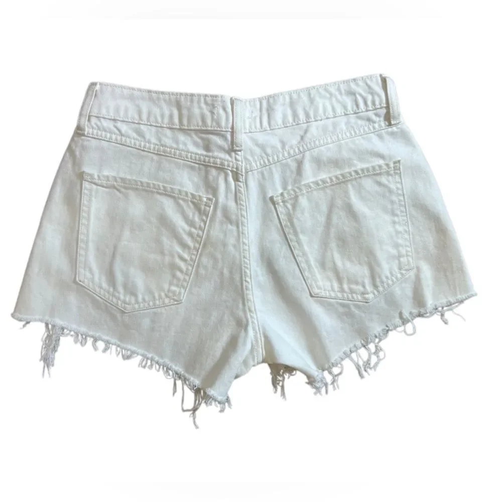 Forever 21 White Distressed high waist cut off Jean Shorts Size 27